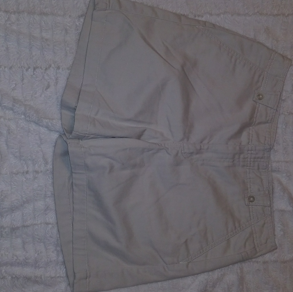 Dockers shorts size 8